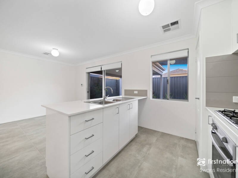 14 Sunnyside Way, AVELEY, WA 6069 AUS