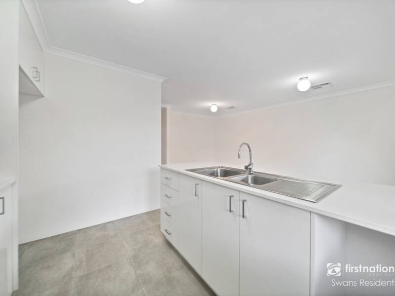 14 Sunnyside Way, AVELEY, WA 6069 AUS