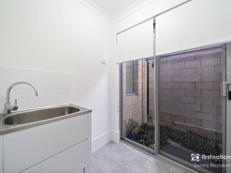 14 Sunnyside Way, AVELEY, WA 6069 AUS