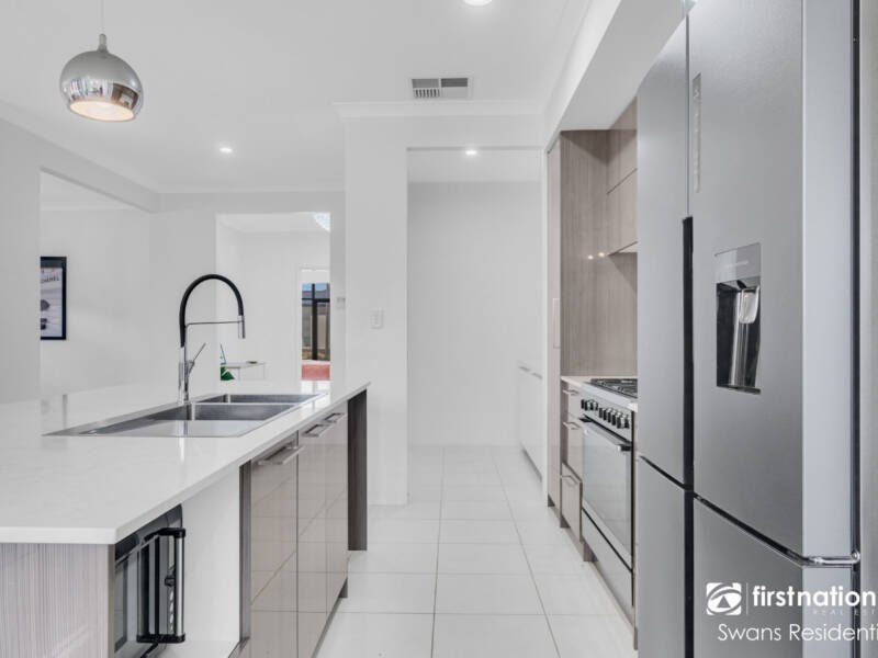 43 Clydesdale Street, ELLENBROOK, WA 6069 AUS