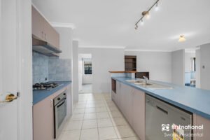 7 Withnell Drive, ELLENBROOK, WA 6069 AUS